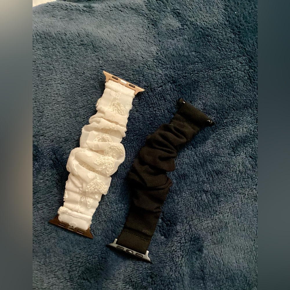 Apple Watch Scrunchie bands (2)